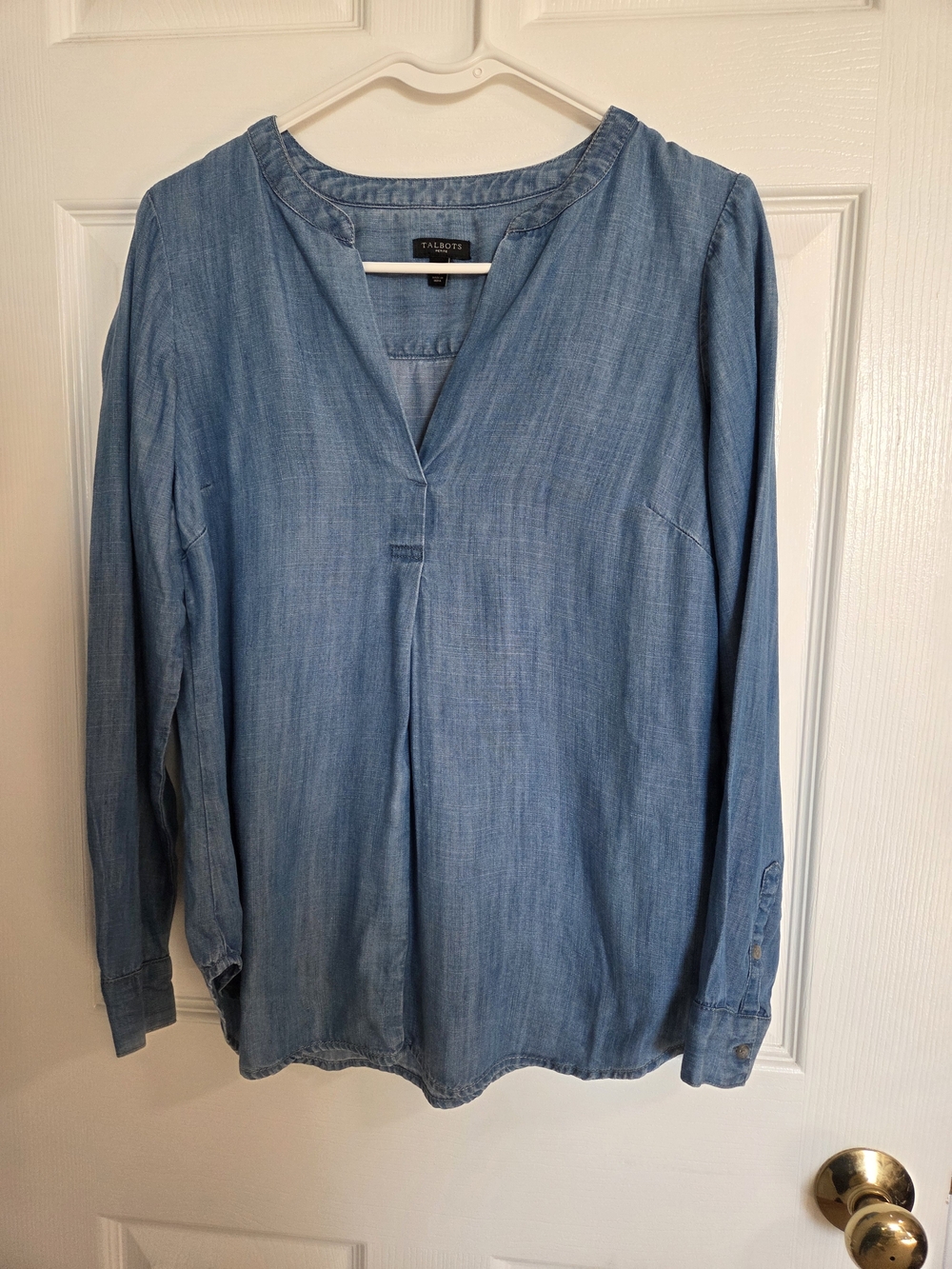 Talbots Women's Light Blue Chambray Long-Sleeve Shirt